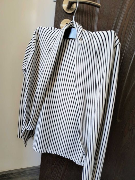 Сако на черни райета