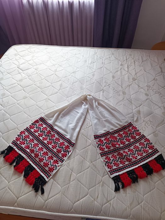 Vând stergare tradiționale cusute manua 4 bucăți l