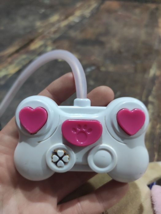 Вървящо и лаещо куче Chi chi love