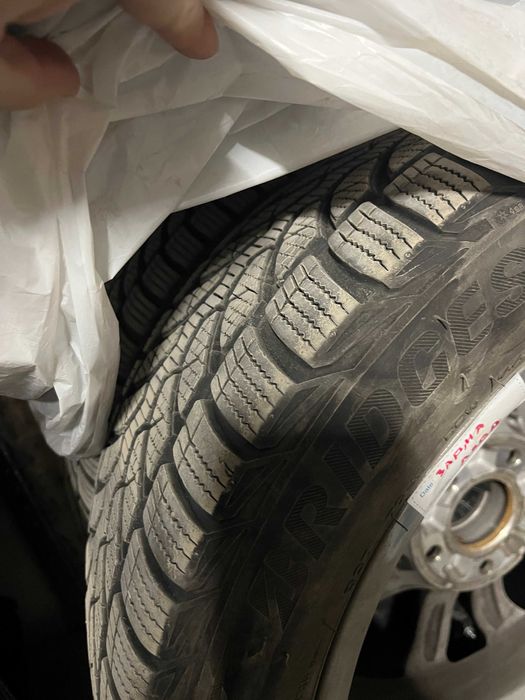 Зимни гуми с оригинални джанти от Мерцедес W205 C class 225/50/R17