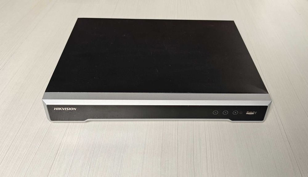 8 портов PoE 4K NVR Hikvision DS-7608NI-K2/8P