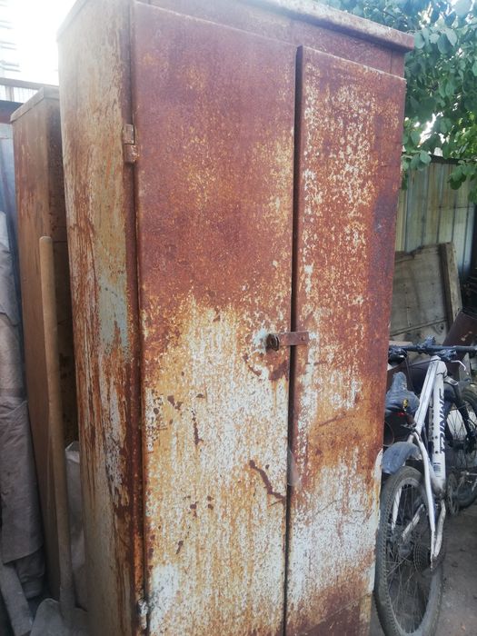 Шкаф железный бу