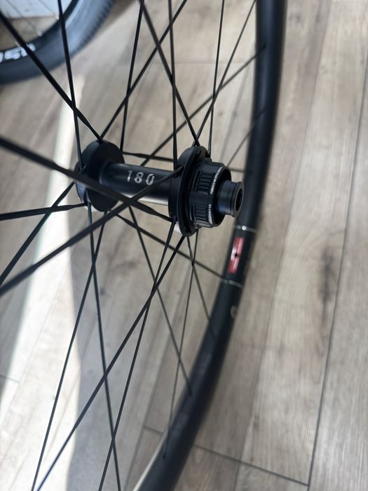 Roata Fata DT Swiss GRC Carbon 1100 noua 27,5