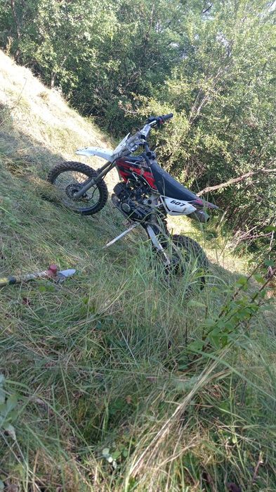 Cross 125 ccm în stare de funcționare perfectă