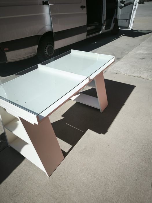 Бюро, шкаф  за магазин