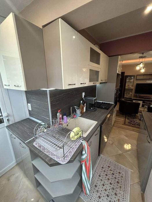 Тристаен, под наем, ж.к Възраждане