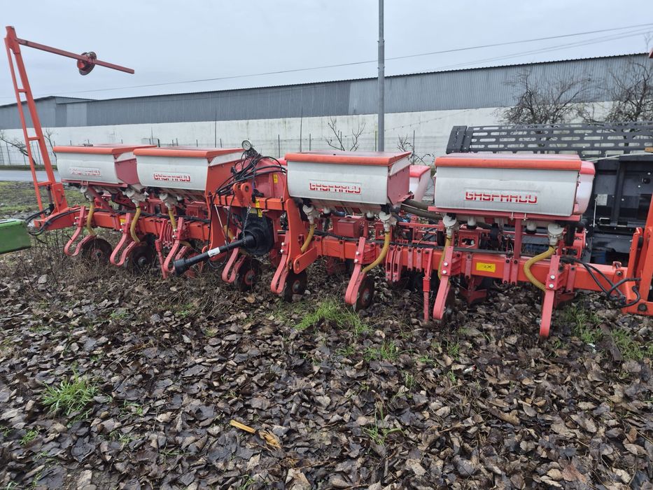 Semanatoare plante prasitoare 8 randuri Gaspardo