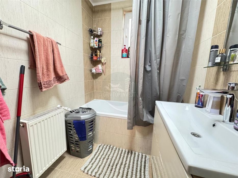 Apartament 3 camere 2 bai 2 balcoane in Selimbar
