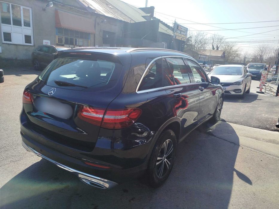 Mercedes-Benz GLC Pachet AMG, suspensie reglabilă