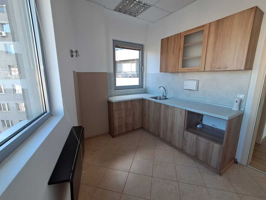 Дава се под наем Офис в София, Студентски град - 385 кв.м за 27772 € - Снимка #8