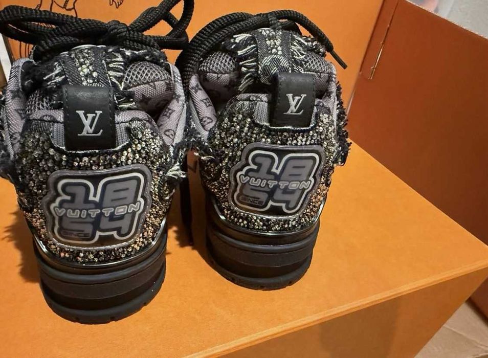 Adidasi Louis Vuitton Swarovski , marimea 46 fit 44-45.