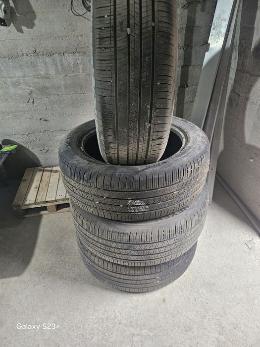 Продаётся Шины Нехен