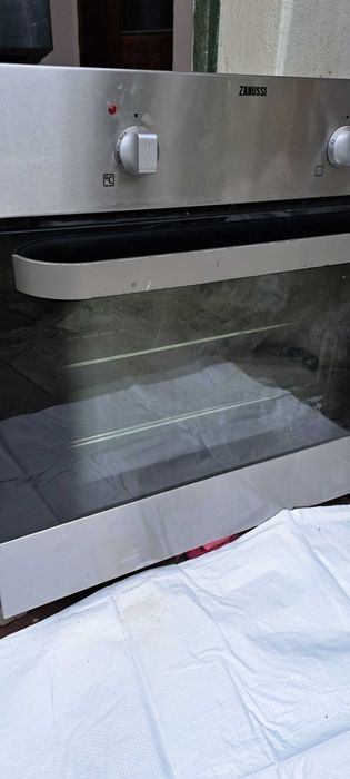 Продавам фурна за вграждане Zanussi