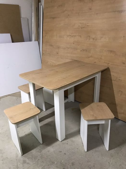 Стол кухонный табуретки