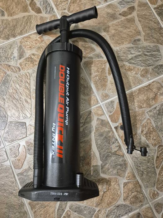 Палатка Vango, спални чували, помпа, дюшеци