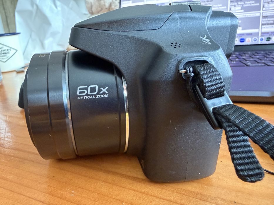 Aparat foto Panasonic Lumix DC-FZ82