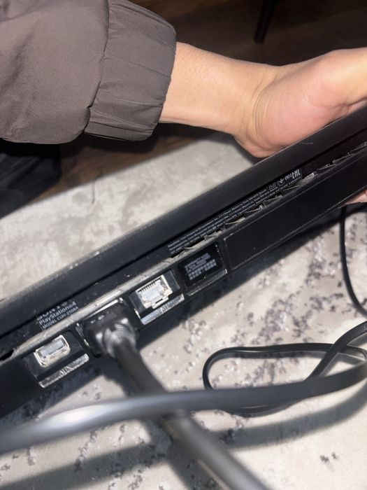 Продам playstation 4 slim