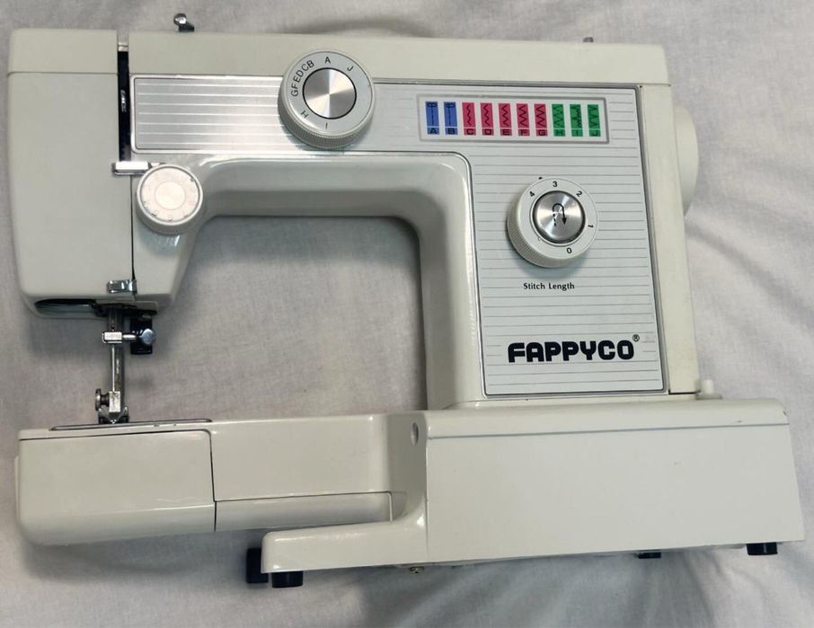 Продается швейная машинка производство Китай