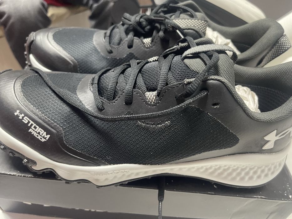 Adidasi Under Armour