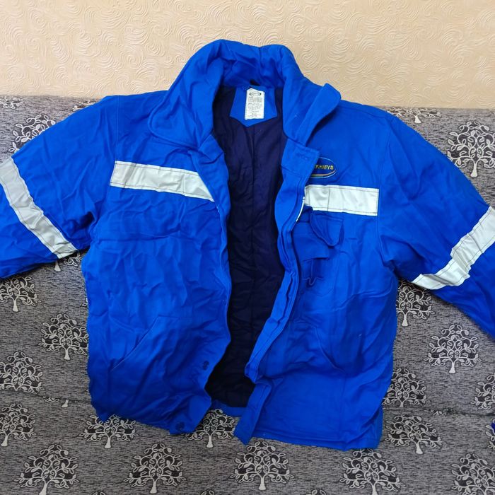 Спецодежда и военная куртка