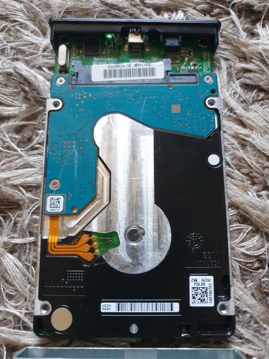 Vand hdd extern de 2TB defect