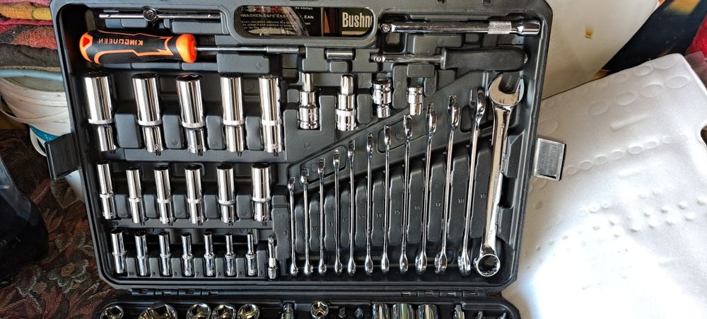 Продам наборы ключей.