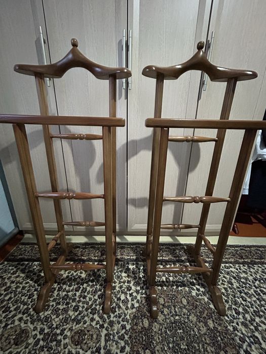 Напольная вешалка под одежду ( плечики )