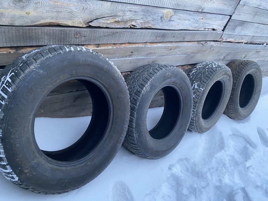 Продам комплект шин