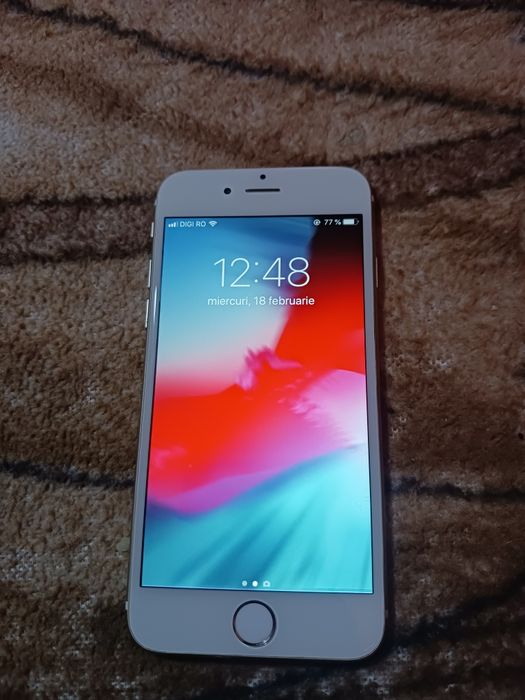 Vând iphone 6 impecabil