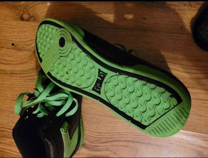 Adidasi gheata Everlast in conditie buna, folositi odata, marime 42