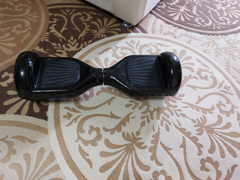 Гироскутер чёрного цвета