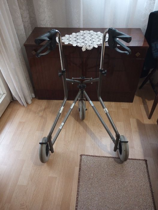 Проходилка за възрастни