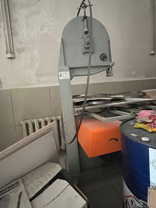 Пила ленточная.