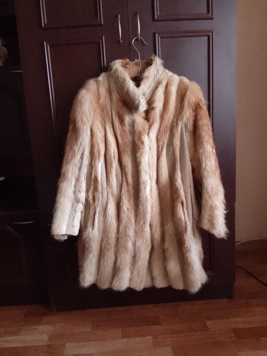 Продам женский полушубок