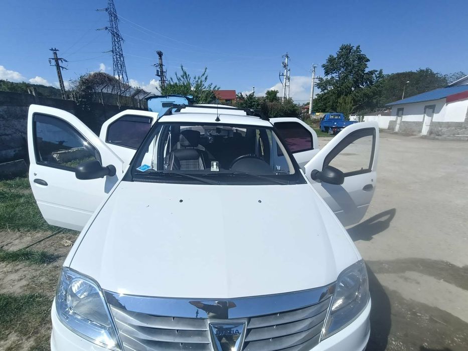 Vând Dacia Logan an 2012