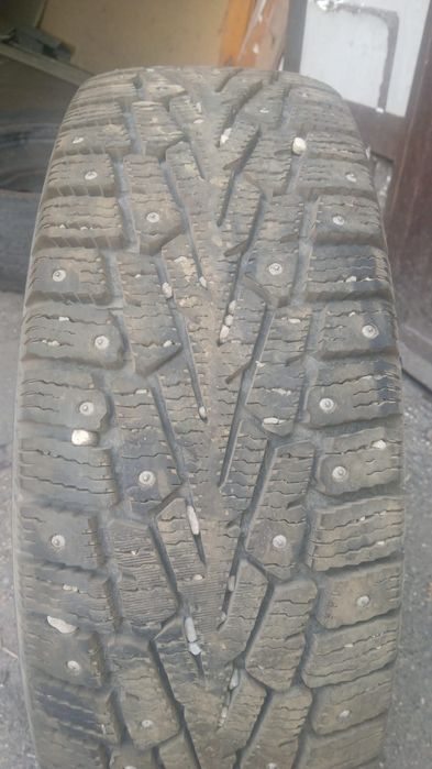 Автошины зимние,