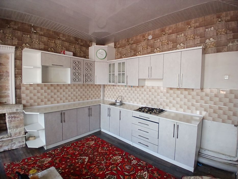 Ошхона мебели сотилади