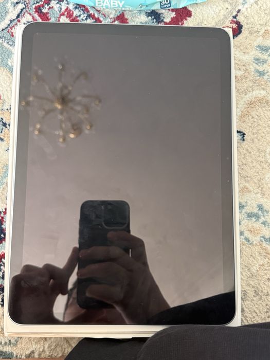 Продаю ipad air 11 M2 с клавиатурой