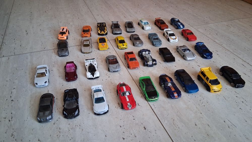 Hot wheels, matchbox, maisto, welly