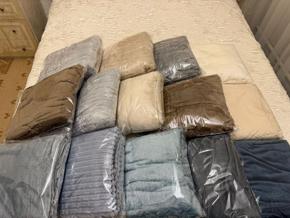 Продам пледы новые.