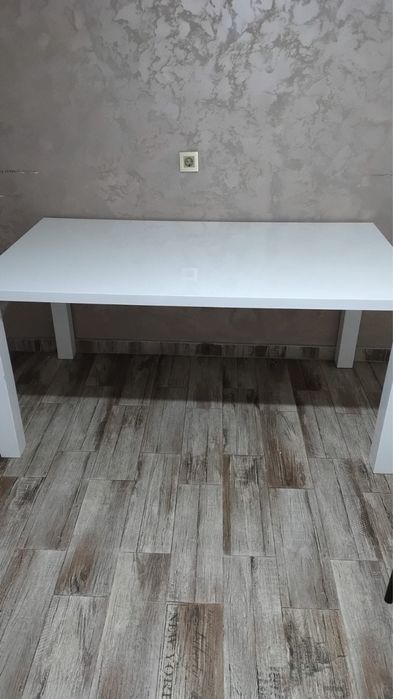 masa living alb lucios Jisk