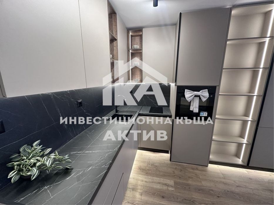 Продава се Тристаен апартамент в Пловдив, Съдийски - 99 кв.м за 1023 €/кв.м - Снимка #2