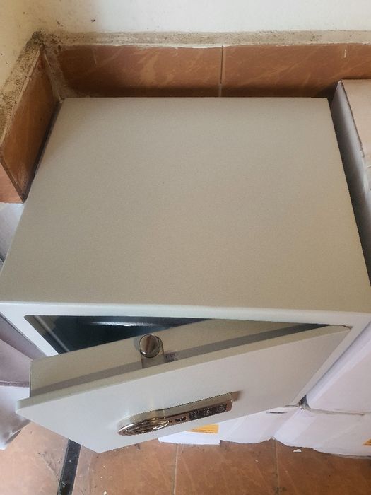 Сейф-каса АSK -46.EL  Чисто нова!!!