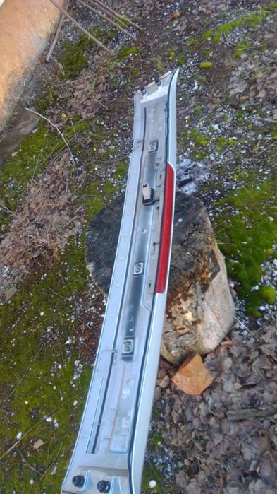 Спойлер за врата на багажник