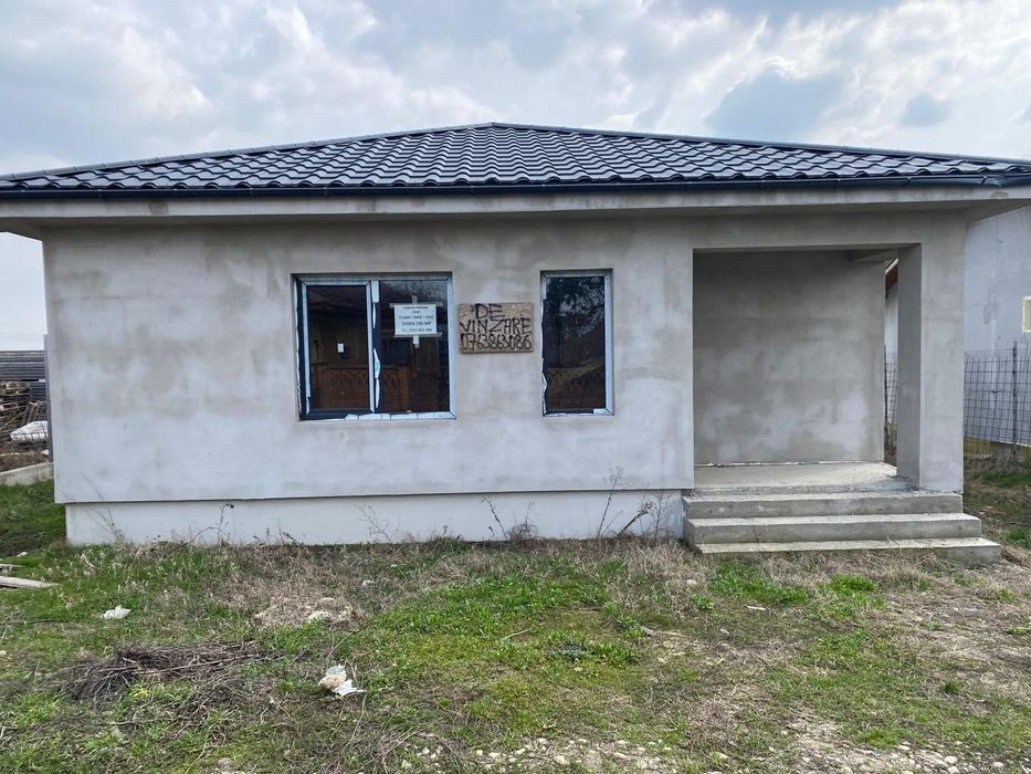 Vand casa individuala 3 Camere preț 55000€