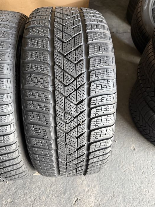 4 anvelope iarna 235/40/19 Pirelli  T0 echipare Tesla!