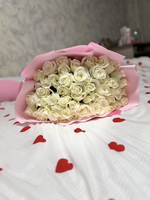 Продам белые розы 51 шт, свежый
