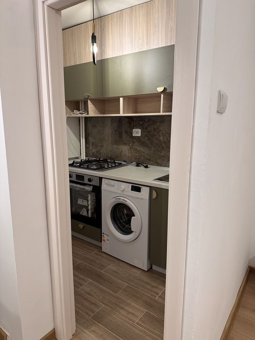 - Garsoniera de inchiriat -