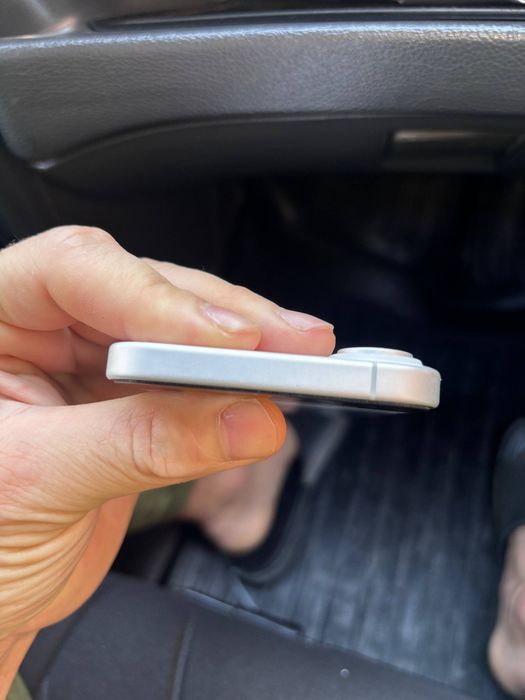 Iphone  16.  5 oy ishlatilgan karobka dokumenti bor