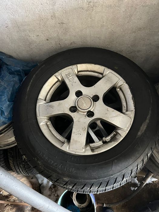 Продам диски с шинами